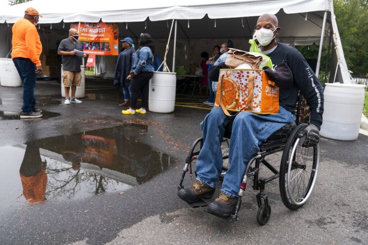 Tue. 11:08 a.m.: Fewer in US turn to food banks, but millions still in need